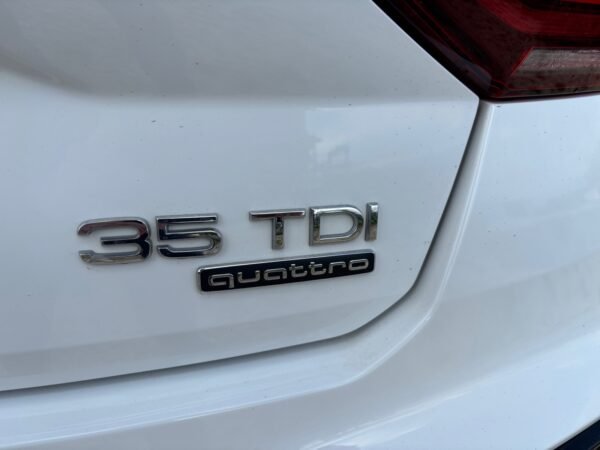 Audi Q2 35 TDI 150 cv S-Tronic Quattro Design Luxe – Image 16