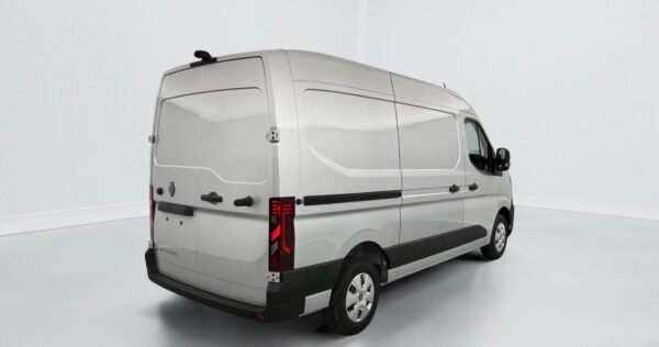 Renault Master Fourgon L2H2 BlueDCI 170 cv Extra – Image 2