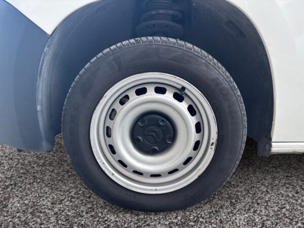 Citroën Berlingo BlueHDI 100 cv Club – Image 14