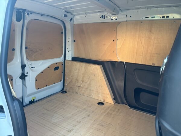 Citroën Berlingo BlueHDI 100 cv Club – Image 16