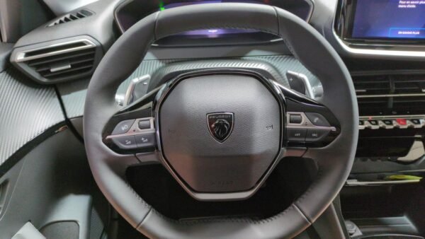 Peugeot 208 Hybrid 110 cv E-DSC6 Allure – Image 10