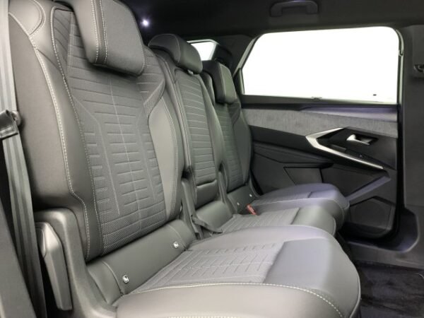 Peugeot 5008 New hybrid 145 E-DCS6 GT – Image 11