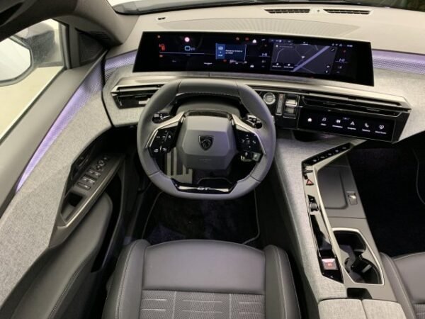 Peugeot 5008 New hybrid 145 E-DCS6 GT – Image 6