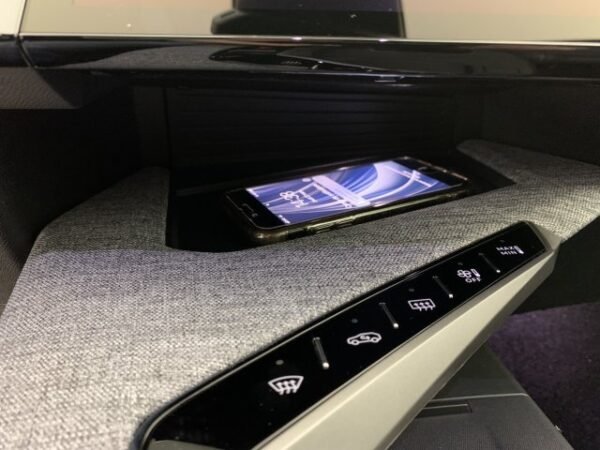 Peugeot 5008 New hybrid 145 E-DCS6 GT – Image 13