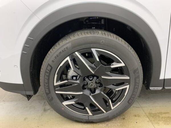 Peugeot 5008 New hybrid 145 E-DCS6 GT – Image 14