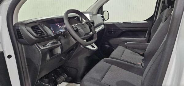 Peugeot New Expert Fourgon M 2.0 BlueHDI 145 cv EAT8 M – Image 10
