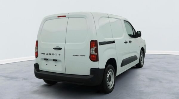 Peugeot Partner New 2025 - BlueHDI 100 cv – Image 8