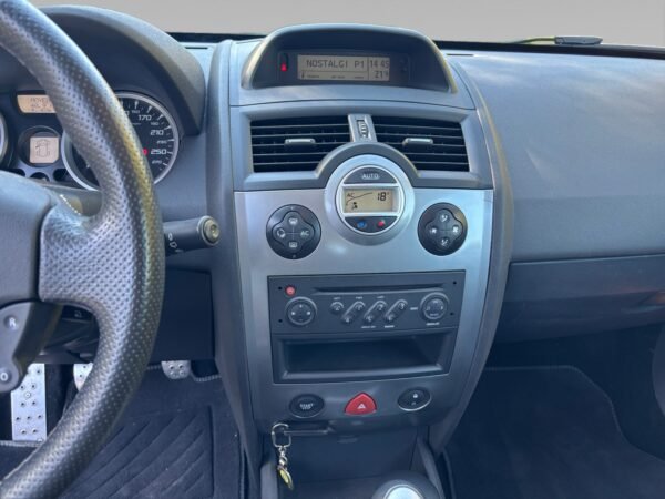 Renault Sport Megane RS II 2.0 Turbo 230 cv R26 n°240 – Image 12
