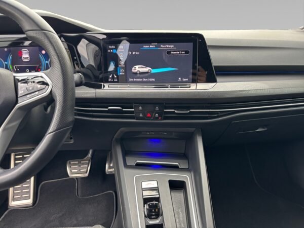 Volkswagen Golf VIII GTE 1.4 Hybrid Rechargeable 145 cv DSG6 – Image 11