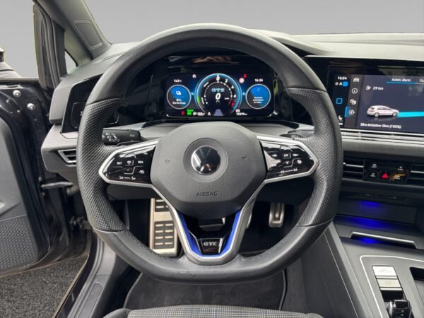 Volkswagen Golf VIII GTE 1.4 Hybrid Rechargeable 145 cv DSG6 – Image 12