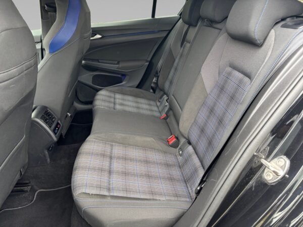 Volkswagen Golf VIII GTE 1.4 Hybrid Rechargeable 145 cv DSG6 – Image 13