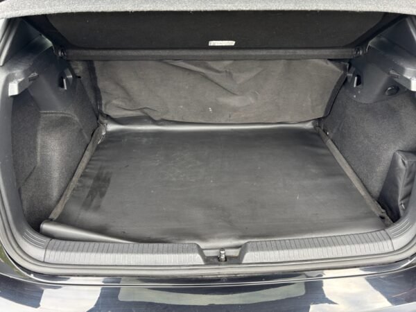 Volkswagen Golf VIII GTE 1.4 Hybrid Rechargeable 145 cv DSG6 – Image 16